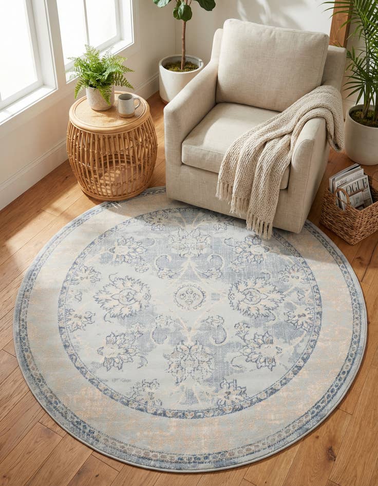 Detail image of 6' x 6' Victoria Round Rug