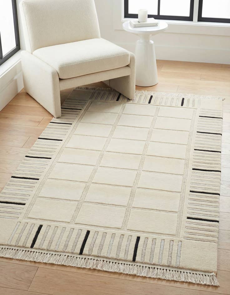 Detail image of 3' x 4' 11 Hand Knotted Darya Wool Rug