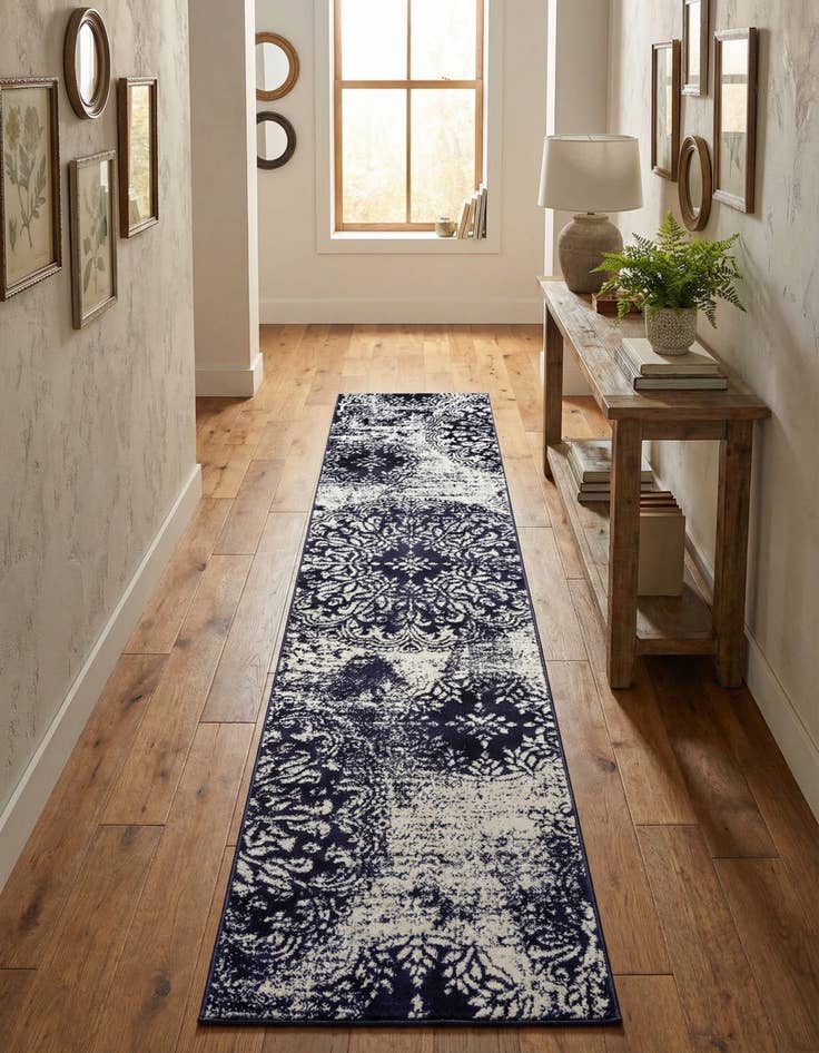 Detail image of 2' x 9' 10 Monaco Runner Rug