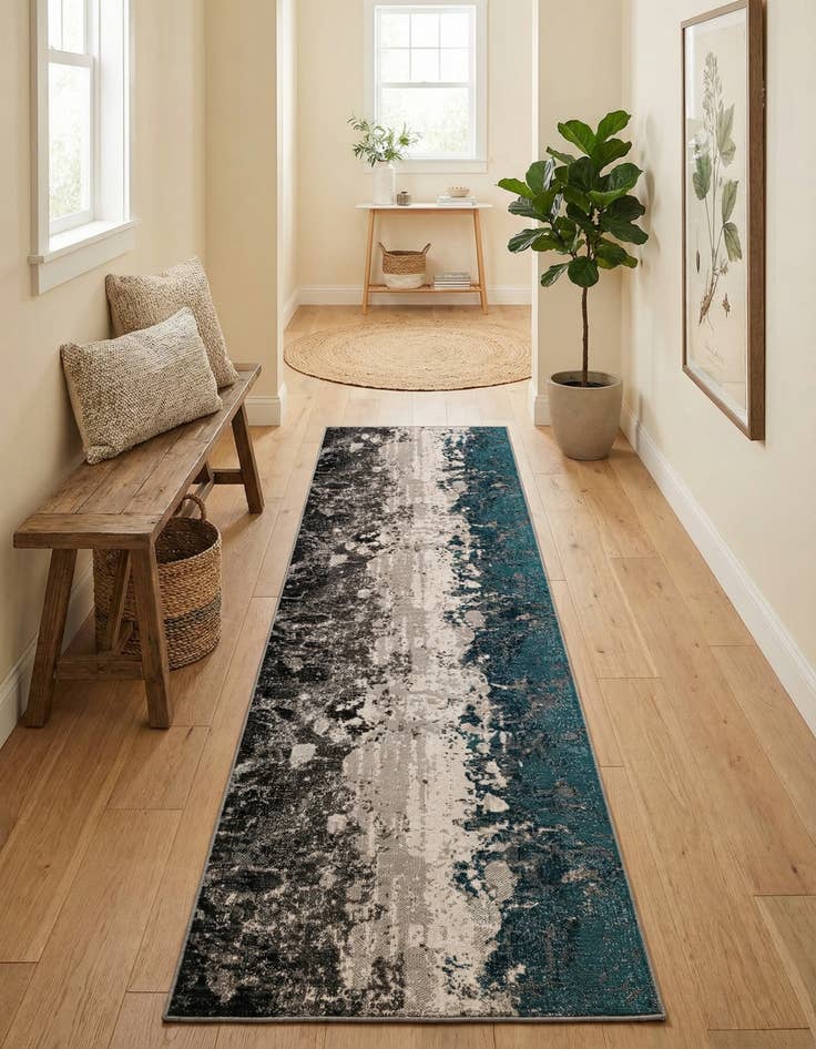 Detail image of 2' 7 x 10' Valencia Runner Rug