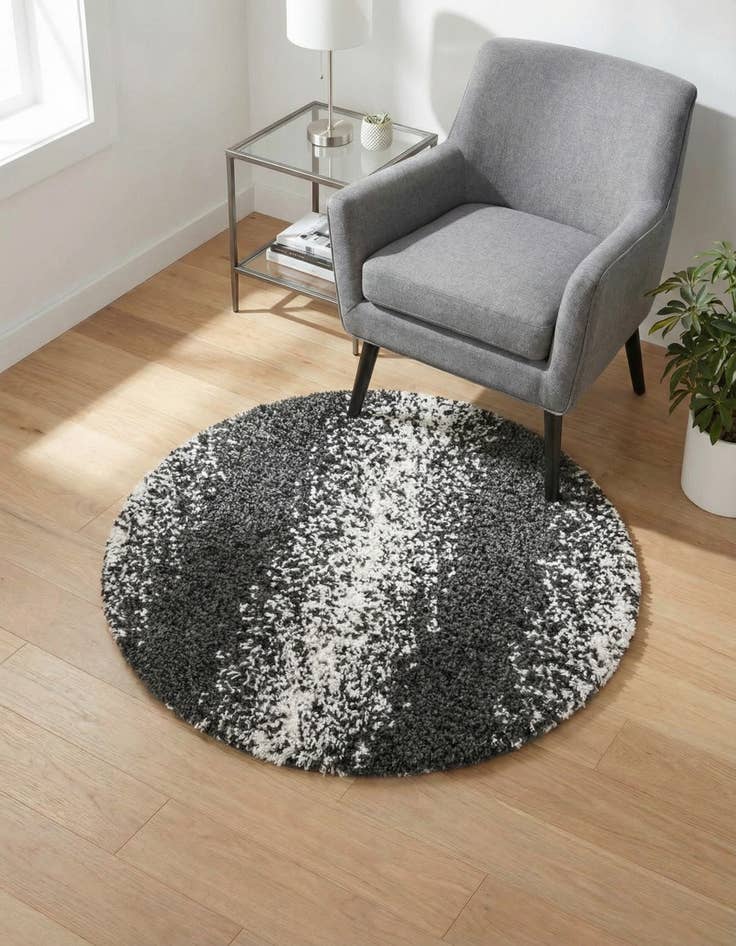 Detail image of 3' 3 x 3' 3 Lagom Shag Round Rug