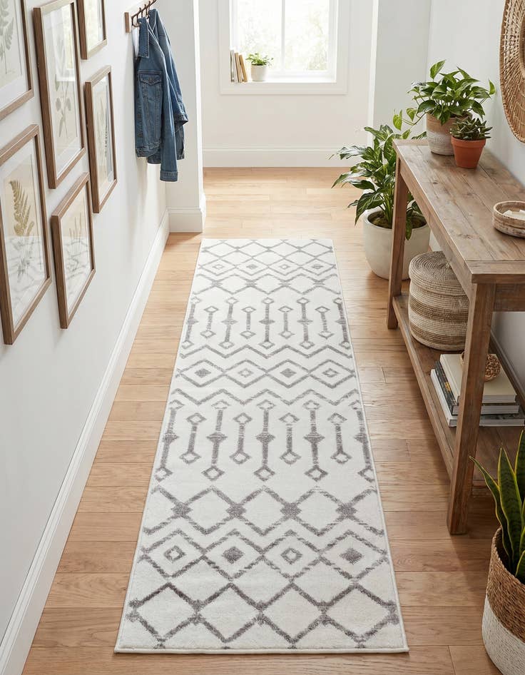 Detail image of 2' x 6' 7 Kasbah Trellis Runner Rug