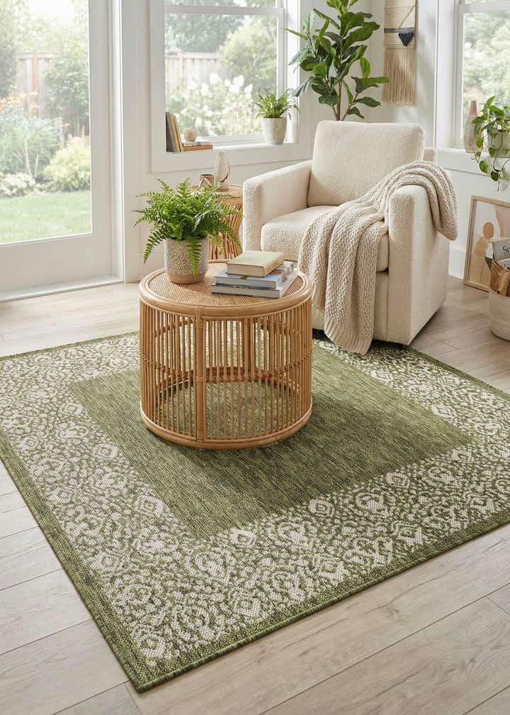5' 3 x 5' 3 Easy-Clean Border Indoor / Outdoor Square Rug