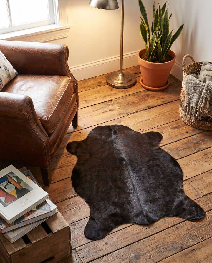 2' 2 x 2' 10 Cowhide Leather Rug