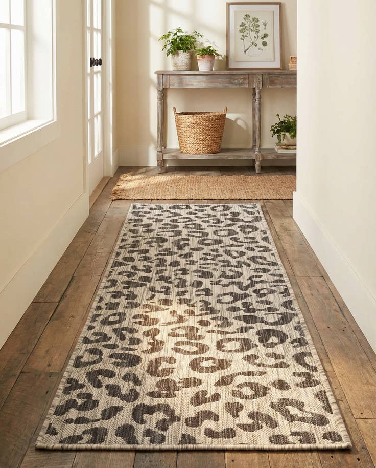 Detail image of 2' x 6' Easy-Clean Safari Indoor / Outdoor Runner Rug