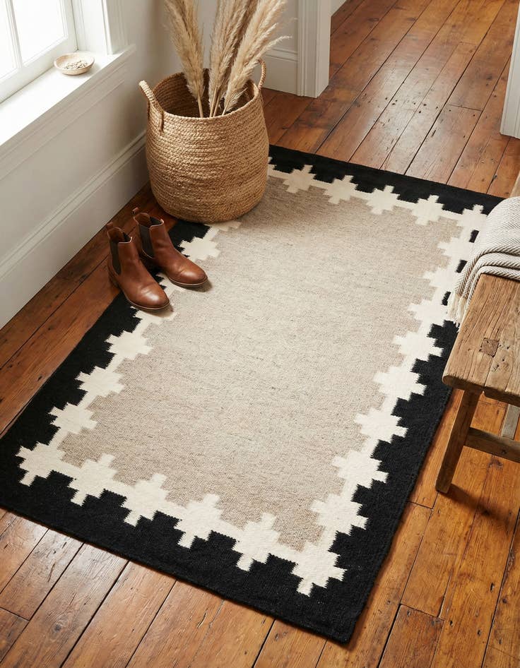 Detail image of 3' 1 x 5' 1 Hand Woven Kilim Wool Rug