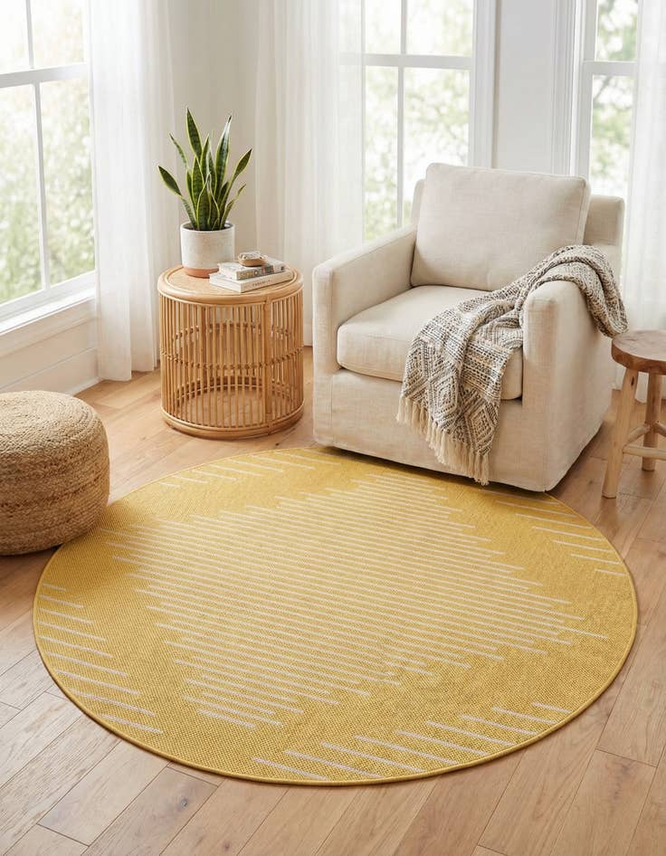 Detail image of 4' x 4'  Washable Modern Indoor / Outdoor Round Rug