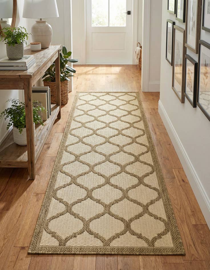 Detail image of 2' 2 x 6' Washable Lattice Indoor / Outdoor Runner Rug
