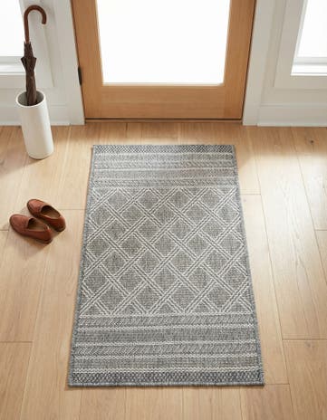 2' x 3' 1 Easy-Clean Lattice Indoor / Outdoor Rug