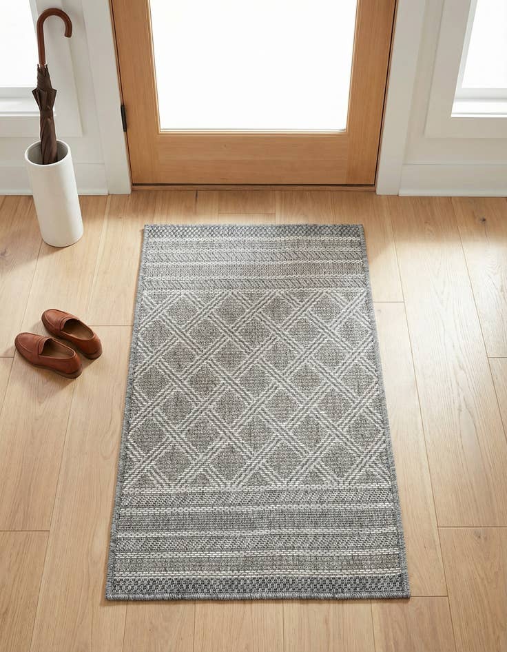 Detail image of  2' x 3' 1  Washable Lattice Indoor / Outdoor Rug