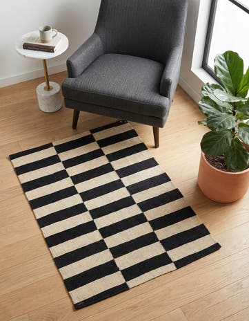 2' 7 x 3' 9 Hand Woven Kilim Modern Wool Rug