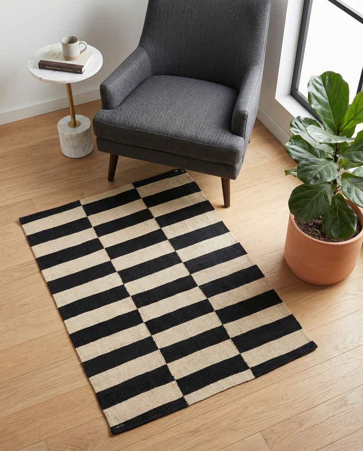 2' 7 x 3' 9 Hand Woven Kilim Modern Wool Rug