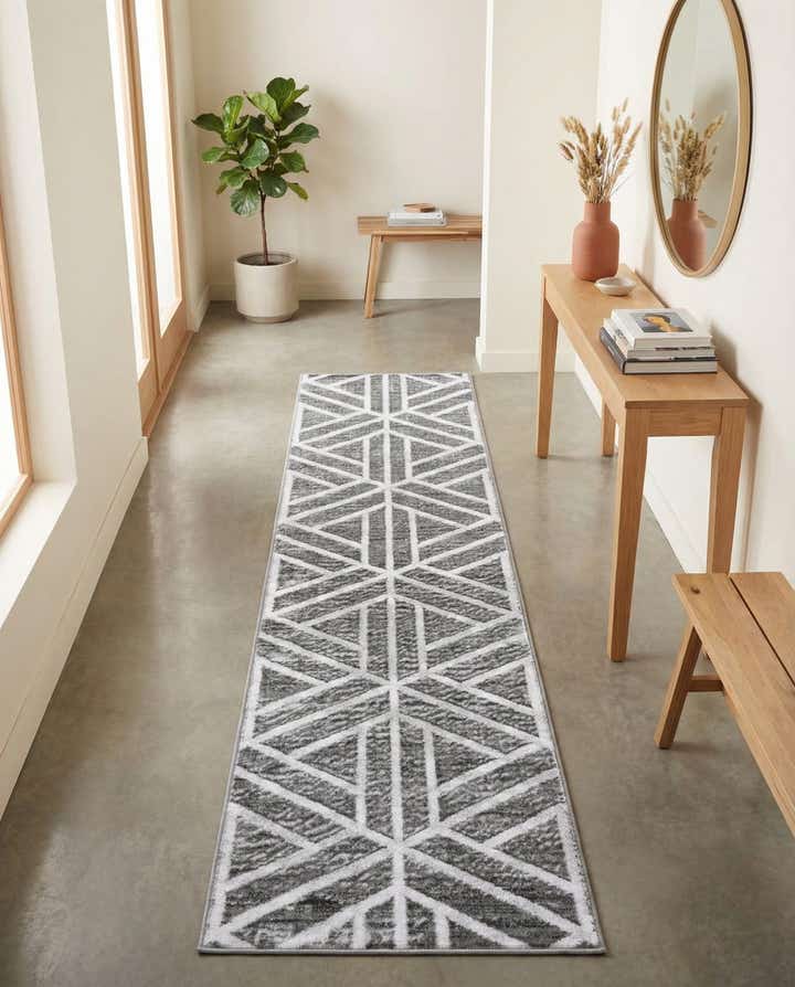 2' x 8' Lattice Trellis Runner Rug