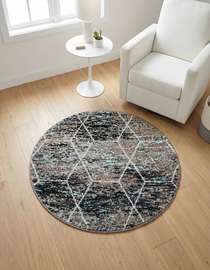 Detail image of 3' x 3' Lattice Frieze Round Rug