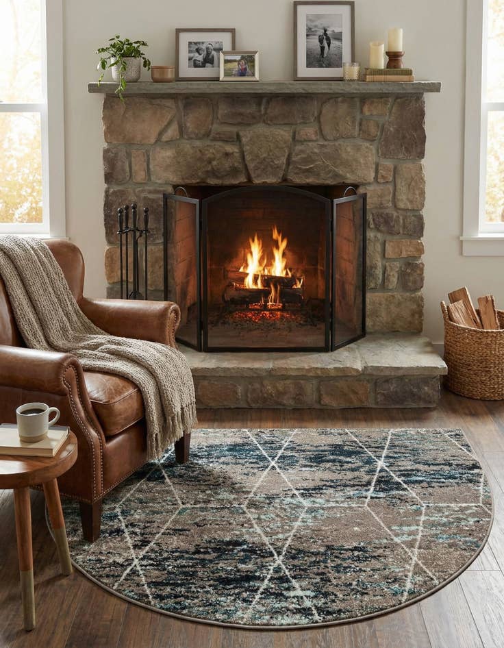 Detail image of 3' x 6' Trellis Frieze Hearth Rug
