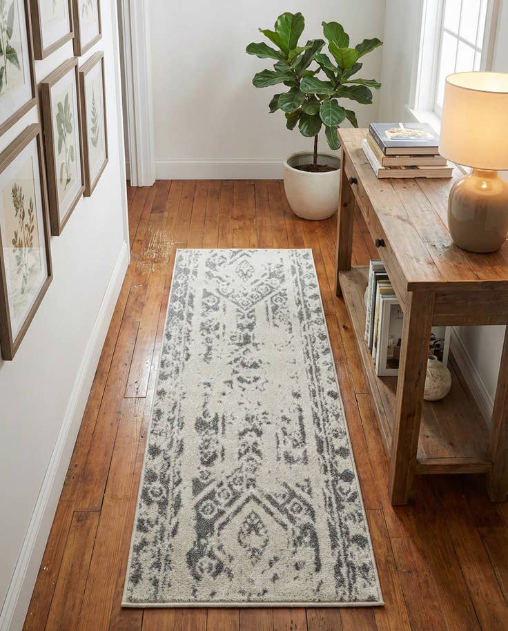 Detail image of 2' x 5' 3 Lennon Runner Rug