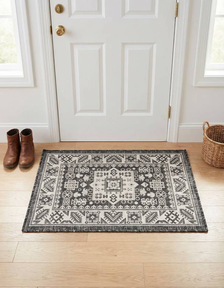 Detail image of 2' x 3' Washable Aztec Indoor / Outdoor Rug