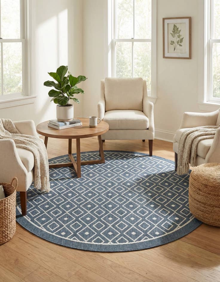 Detail image of 7' x 7' Washable Lattice Indoor / Outdoor Round Rug