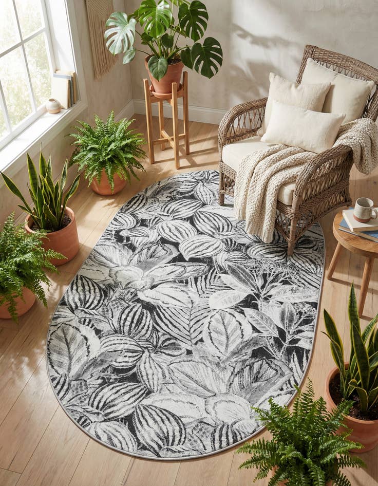 Detail image of 4' x 6' Blossom Oval Rug