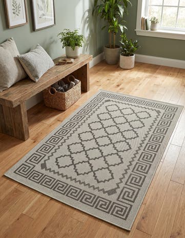 3' 3 x 5' Easy-Clean Trellis Indoor / Outdoor Rug