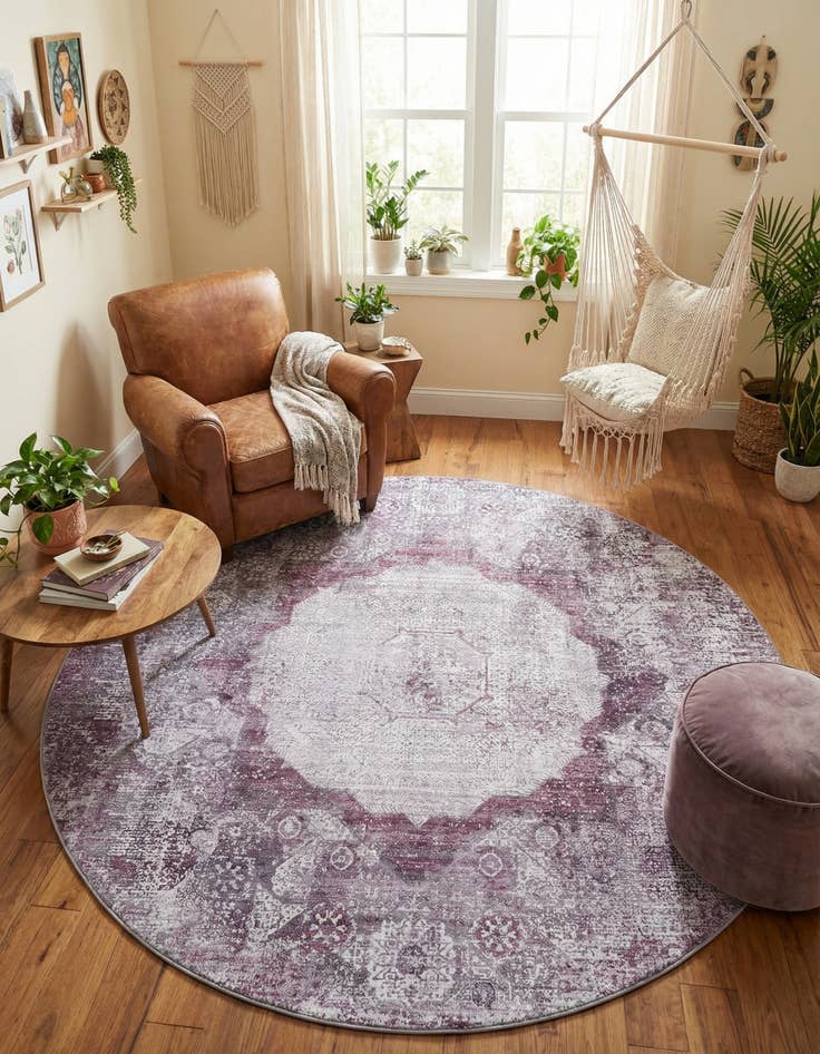 Detail image of 7' 10 x 7' 10 Washable Yara Round Rug