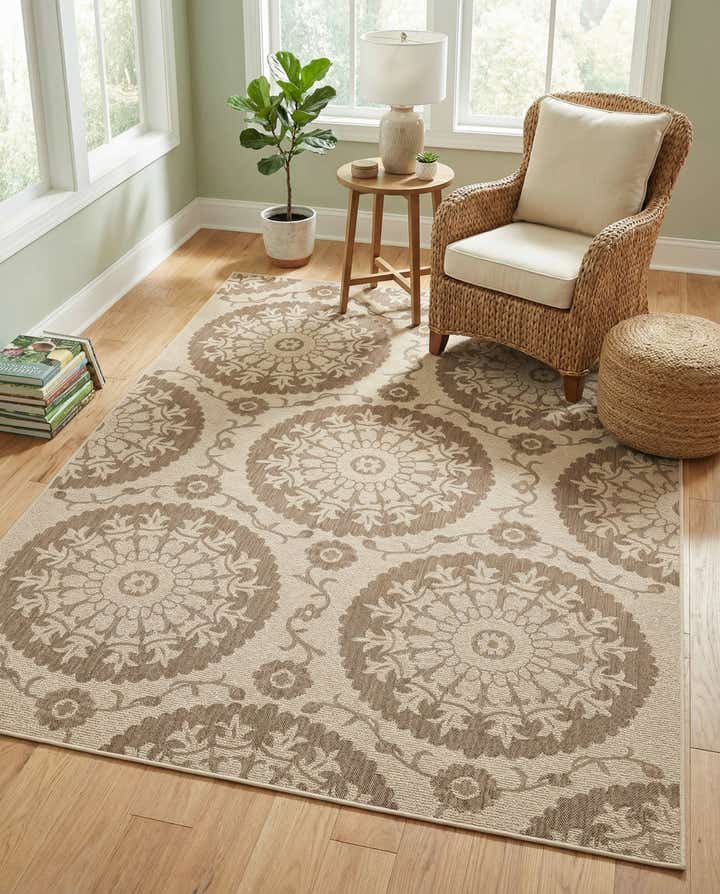 7' x 10' Easy-Clean Botanical Indoor / Outdoor Rug