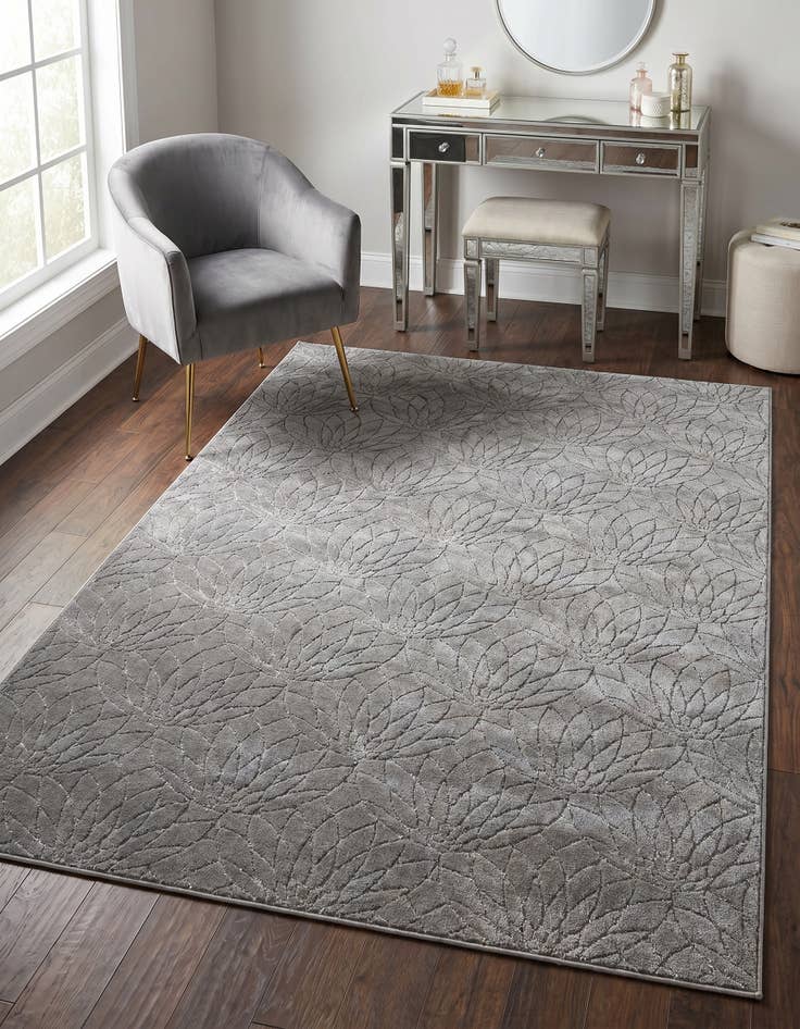 Detail image of 5' 3 x 8' Marilyn Monroe™ Glam Dahlia Rug