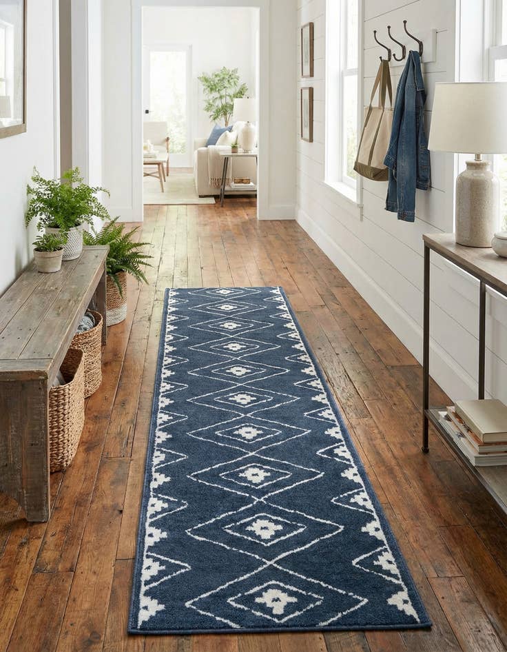 Detail image of 2' 7 x 10' Oslo Runner Rug