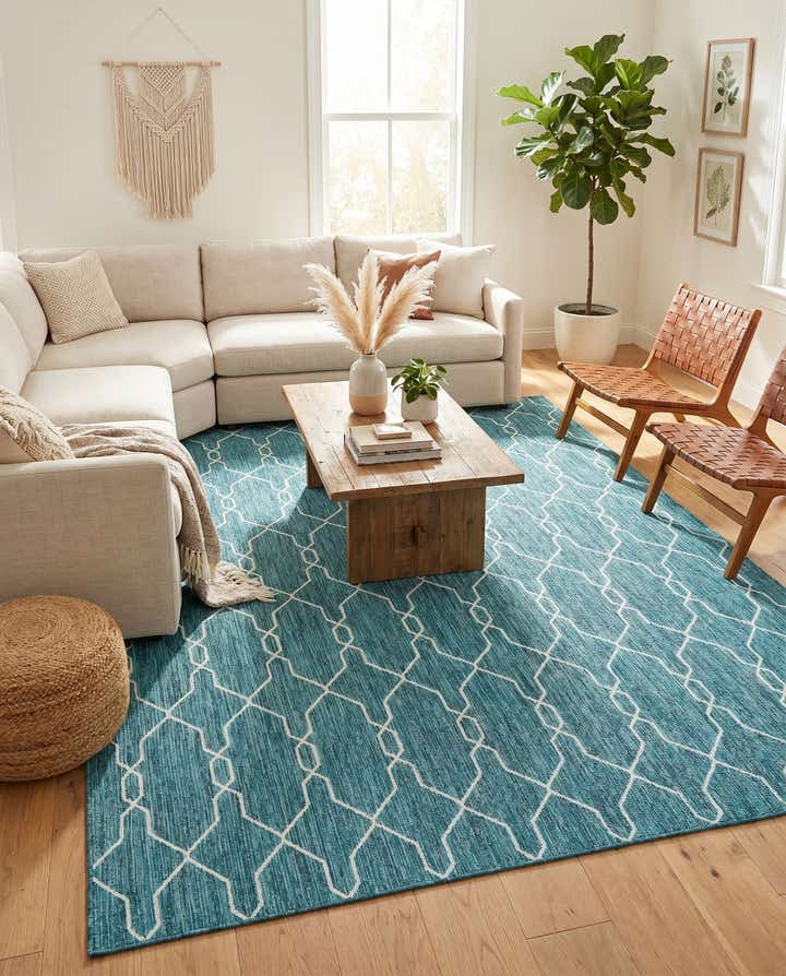 7' 10 x 11' Easy-Clean Trellis Indoor / Outdoor Rug