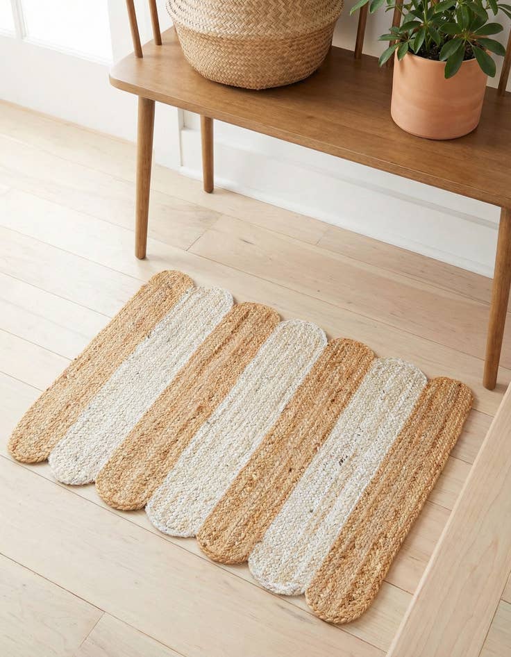 Detail image of 2' x 3' 1 Handmade Scallop Braided Jute Rug