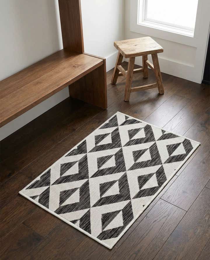 2' x 3' Easy-Clean Jill Zarin Napa Indoor / Outdoor Rug