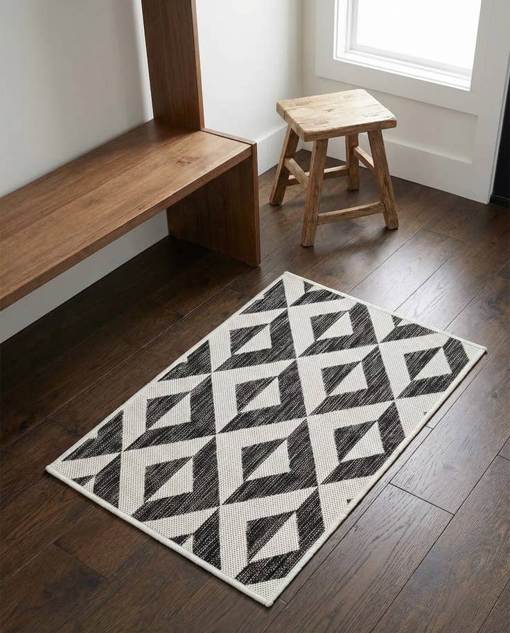 Detail image of 2' x 3' Easy-Clean Jill Zarin Napa Indoor / Outdoor Rug