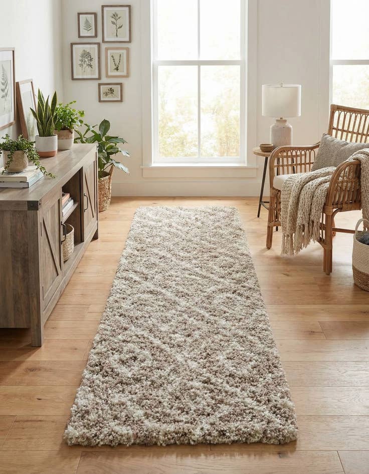 Detail image of  2' 7 x 10' Lattice Shag Runner Rug