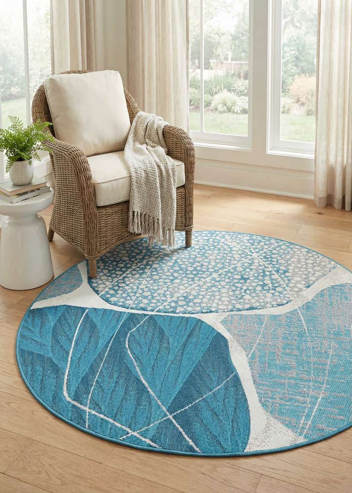 4' 1 x 4' 1 Easy-Clean Modern Indoor / Outdoor Round Rug