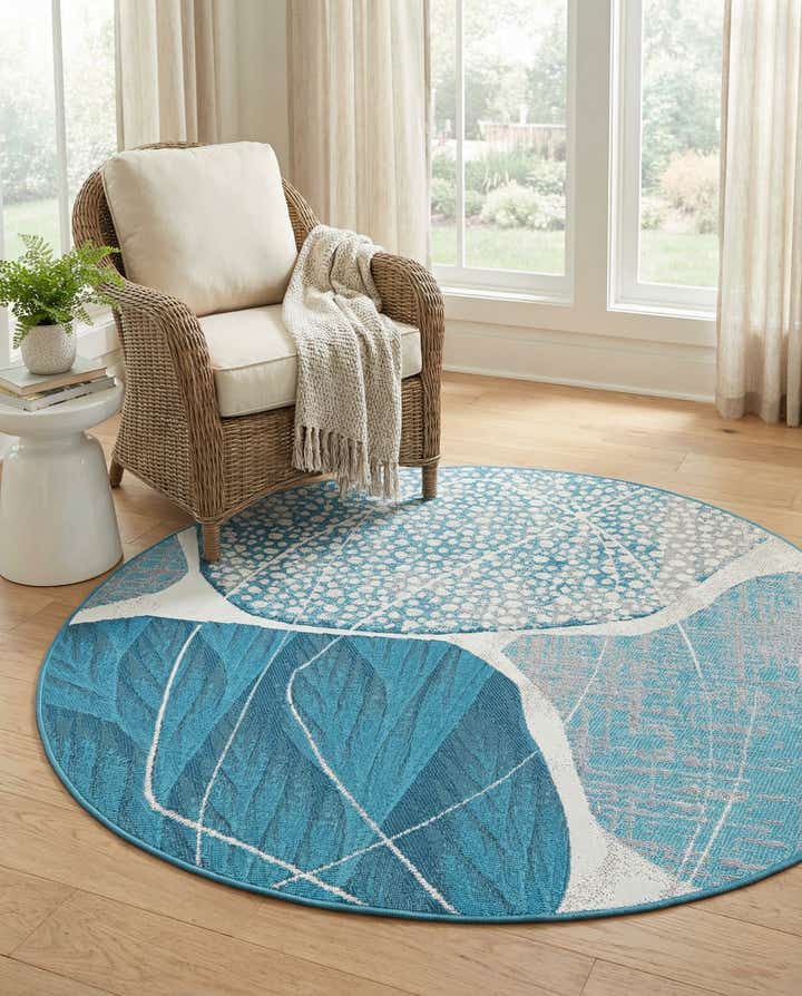 4' 1 x 4' 1 Easy-Clean Modern Indoor / Outdoor Round Rug