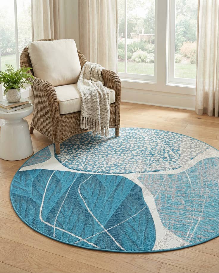 Detail image of 4' 1 x 4' 1 Easy-Clean Modern Indoor / Outdoor Round Rug