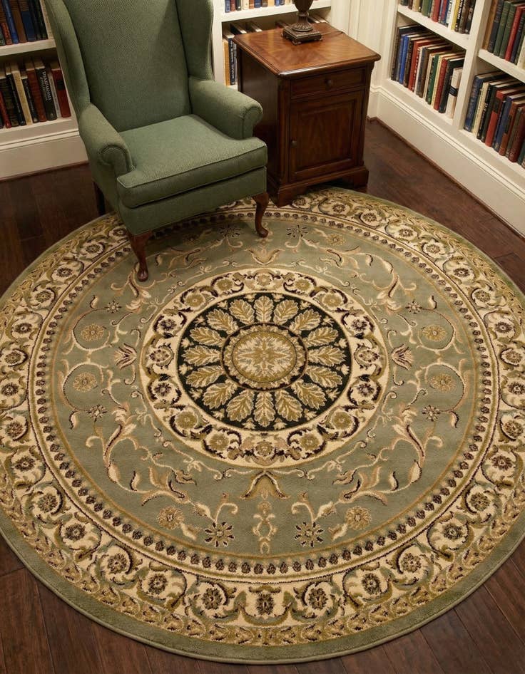 Detail image of 7' 10 x 7' 10 Chateau Round Rug