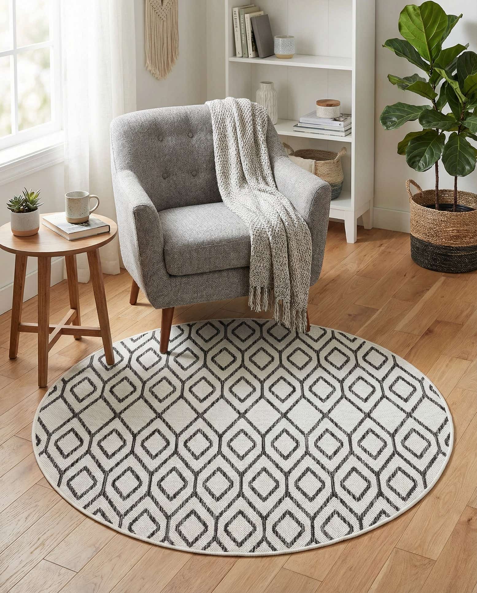 4' x 4' Easy-Clean Jill Zarin Turks and Caicos Indoor / Outdoor Round Rug