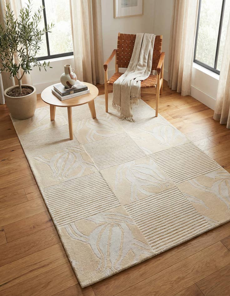 Detail image of 3' 1 x 4' 11 Hand Knotted Darya Wool Rug