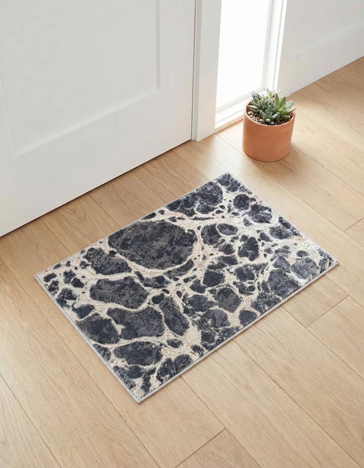 Detail image of 2' x 3' Oasis Rug