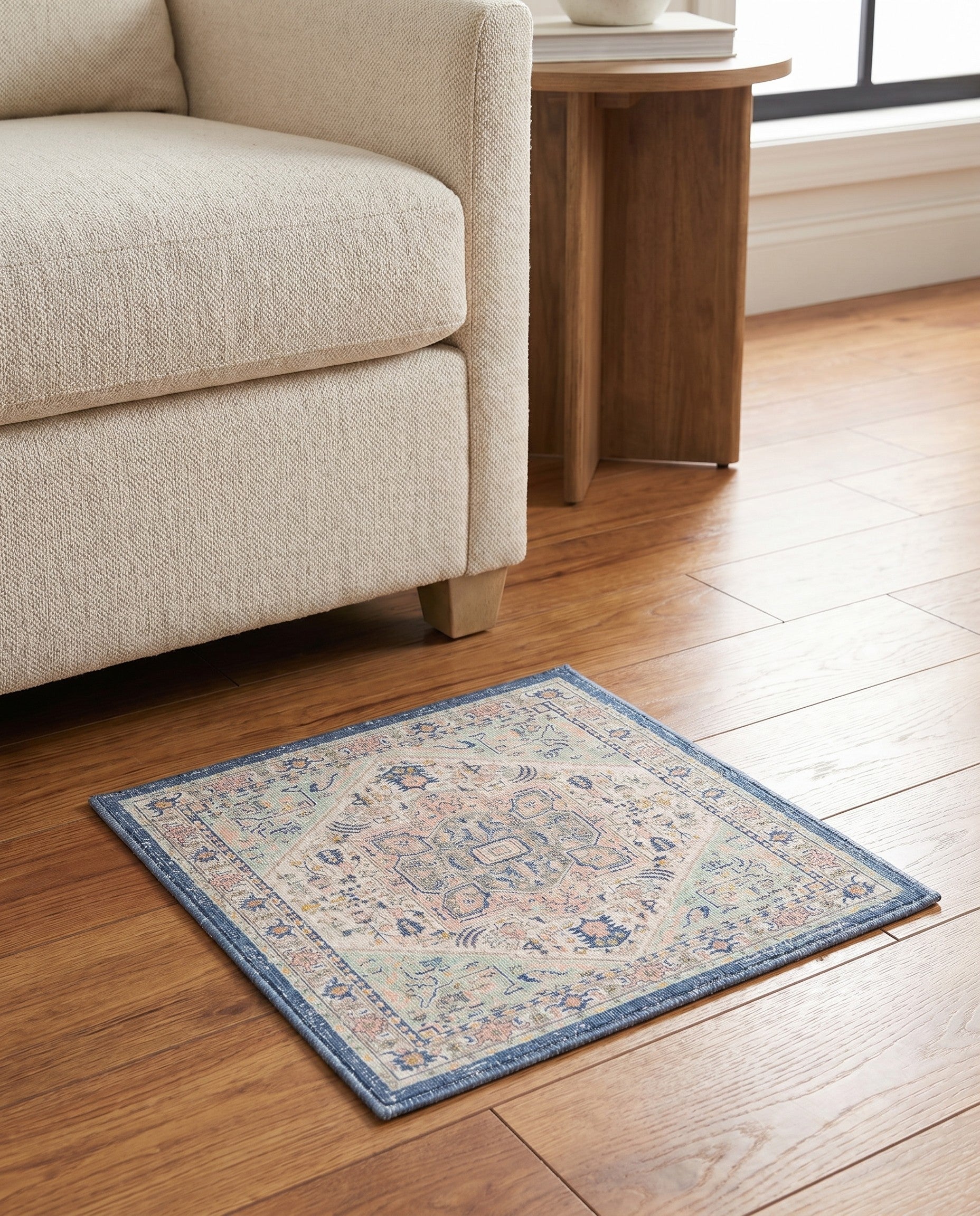 1' 4 x 1' 4 Whitney Sample Rug