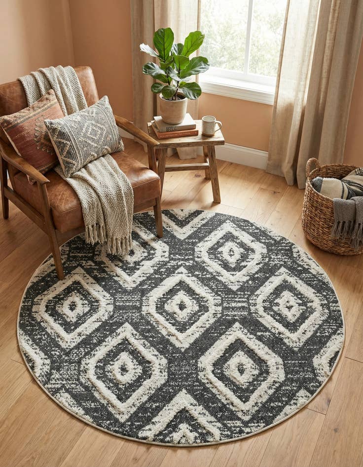 Detail image of 4' x 4' Cherokee Round Rug