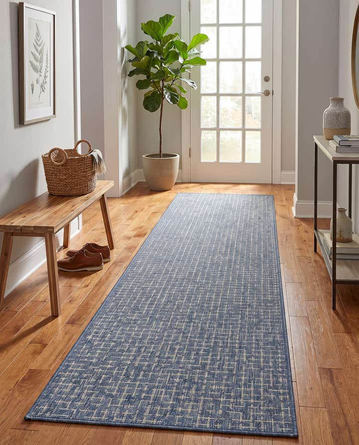 2' x 8' Easy-Clean Checkered Indoor / Outdoor Runner Rug