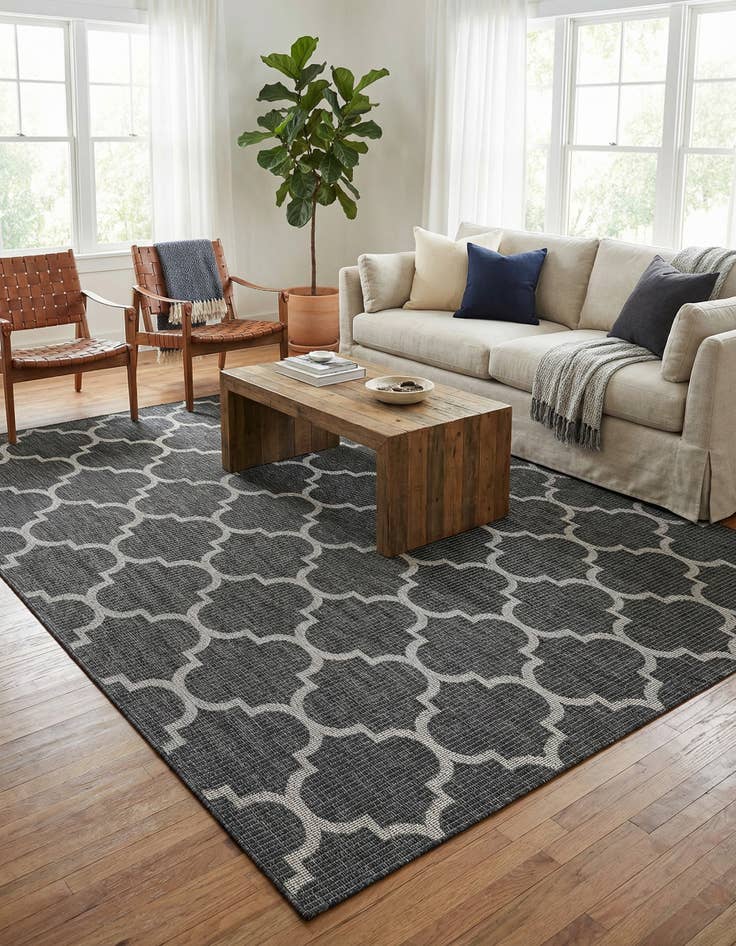 Detail image of 7' 10 x 10' Washable Lattice Indoor / Outdoor Rug