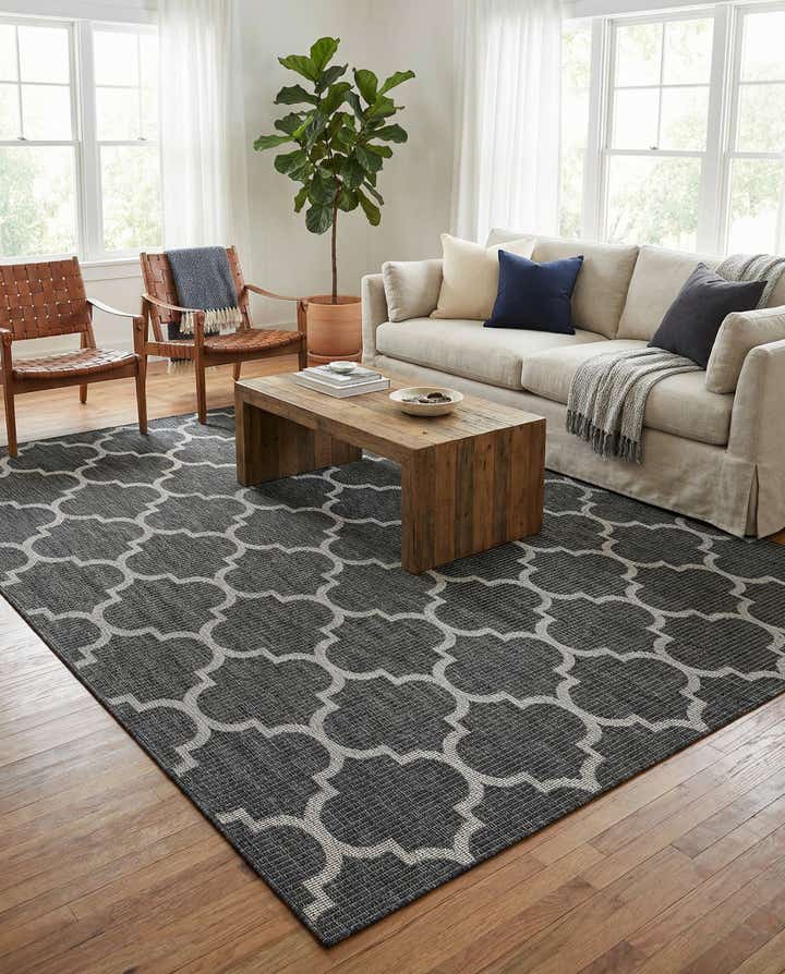 7' 10 x 10' Easy-Clean Lattice Indoor / Outdoor Rug