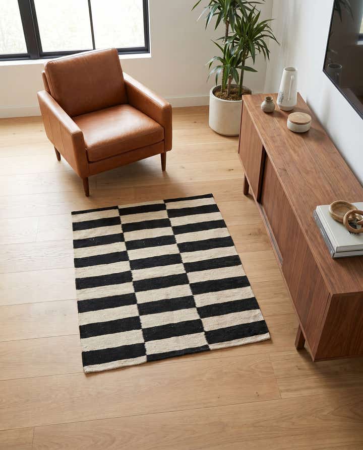 2' 8 x 3' 10 Hand Woven Kilim Modern Wool Rug