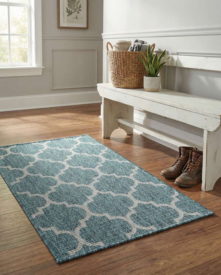 2' x 3' Easy-Clean Lattice Indoor / Outdoor Rug