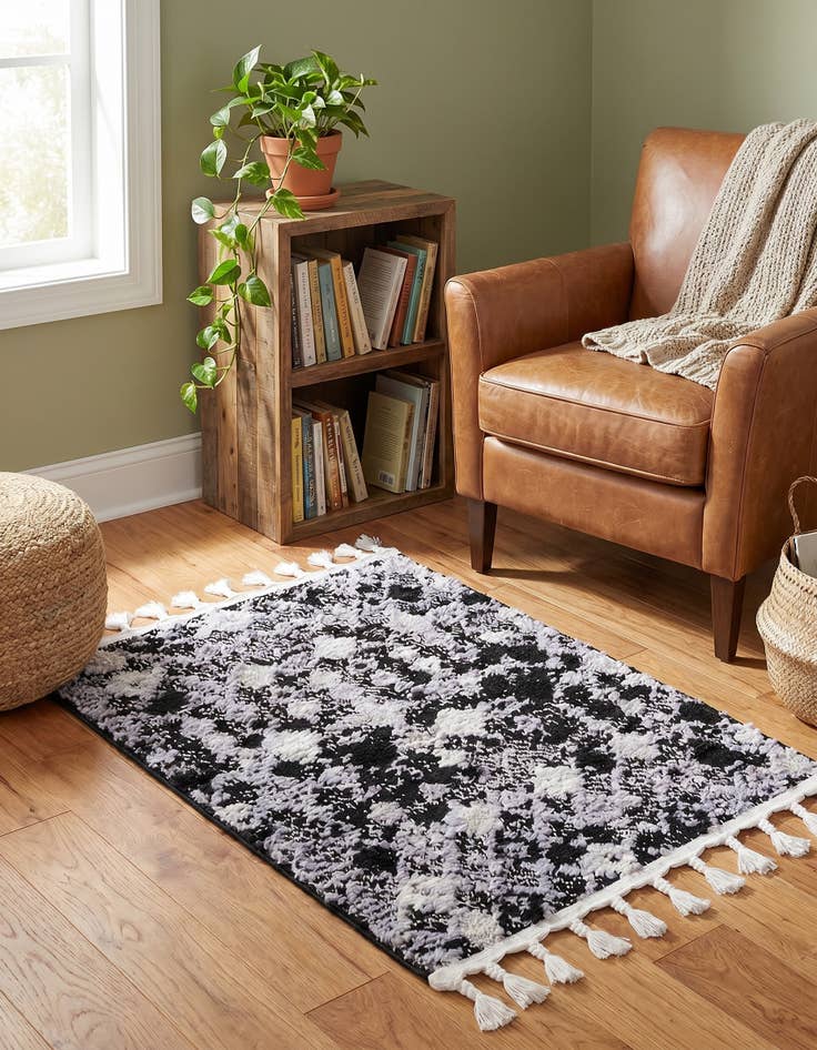 Detail image of 2' x 3' 2 Cherokee Rug