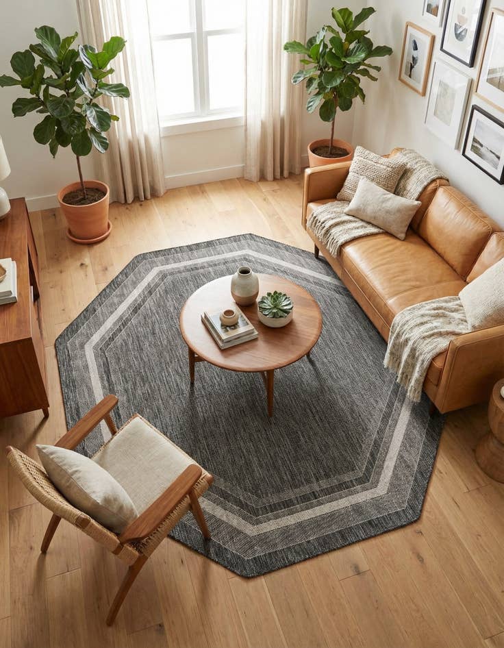 Detail image of 7' 10 x 7' 10 Easy-Clean Border Indoor / Outdoor Octagon Rug