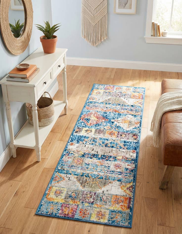 Detail image of 2' 2 x 6' Madrid Runner Rug